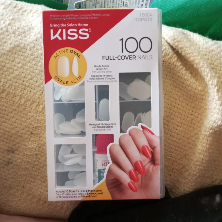 KISS 100 Full-Cover Nails Active Oval