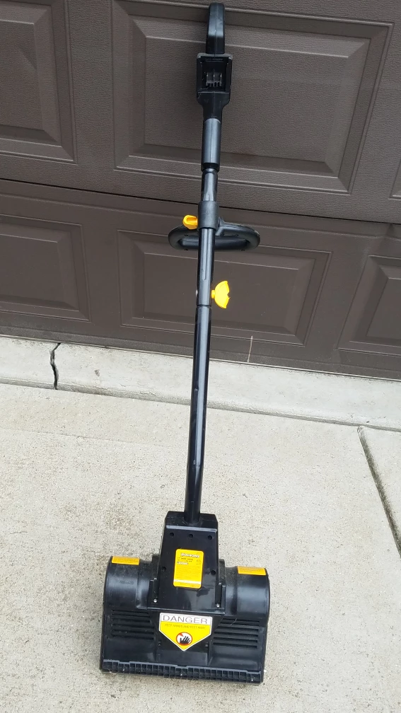 Yardworks 12" Electric Snow Shovel - photo 2