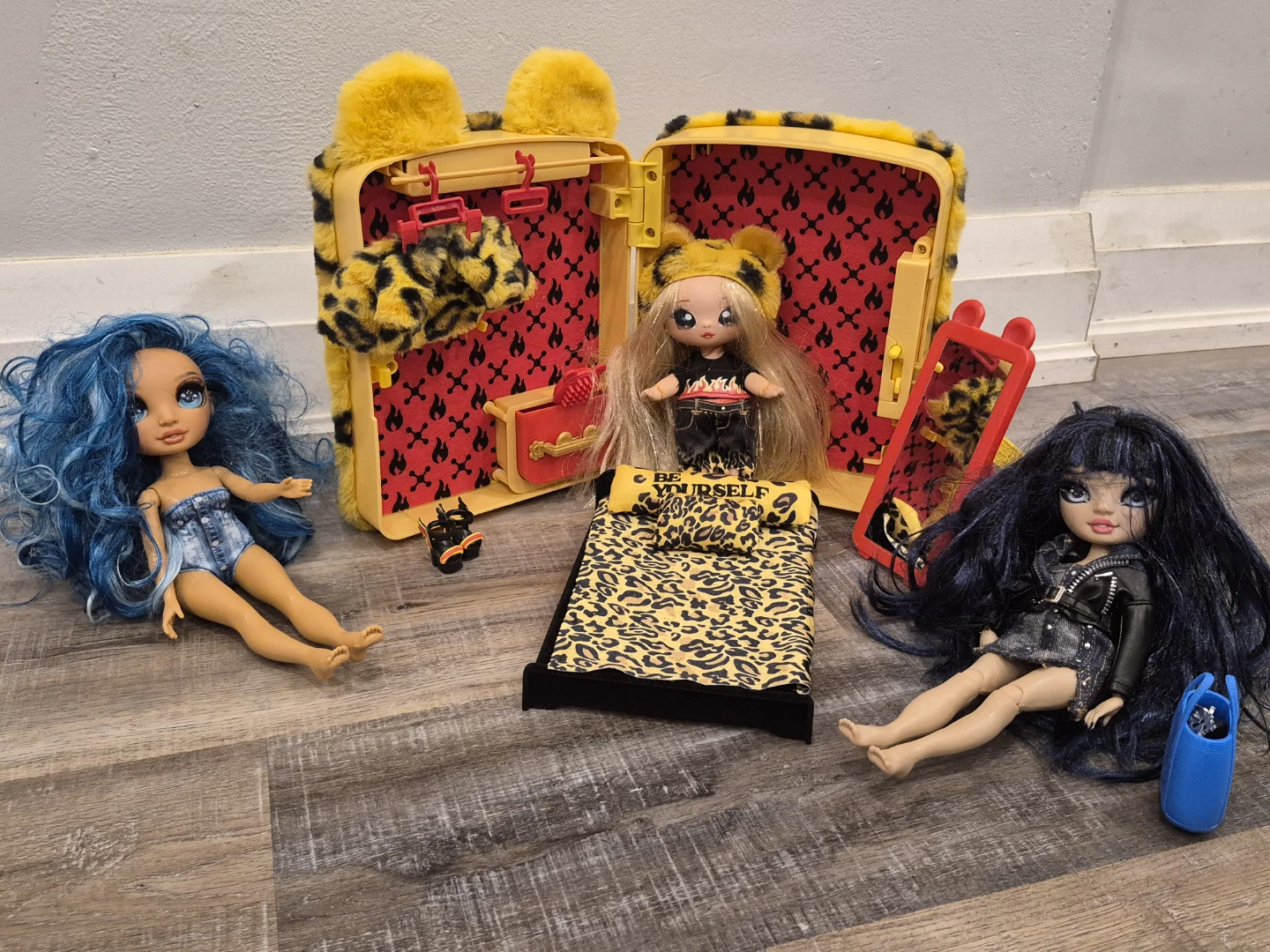 Na! Na! Na! Surprise Doll Fashion Playset