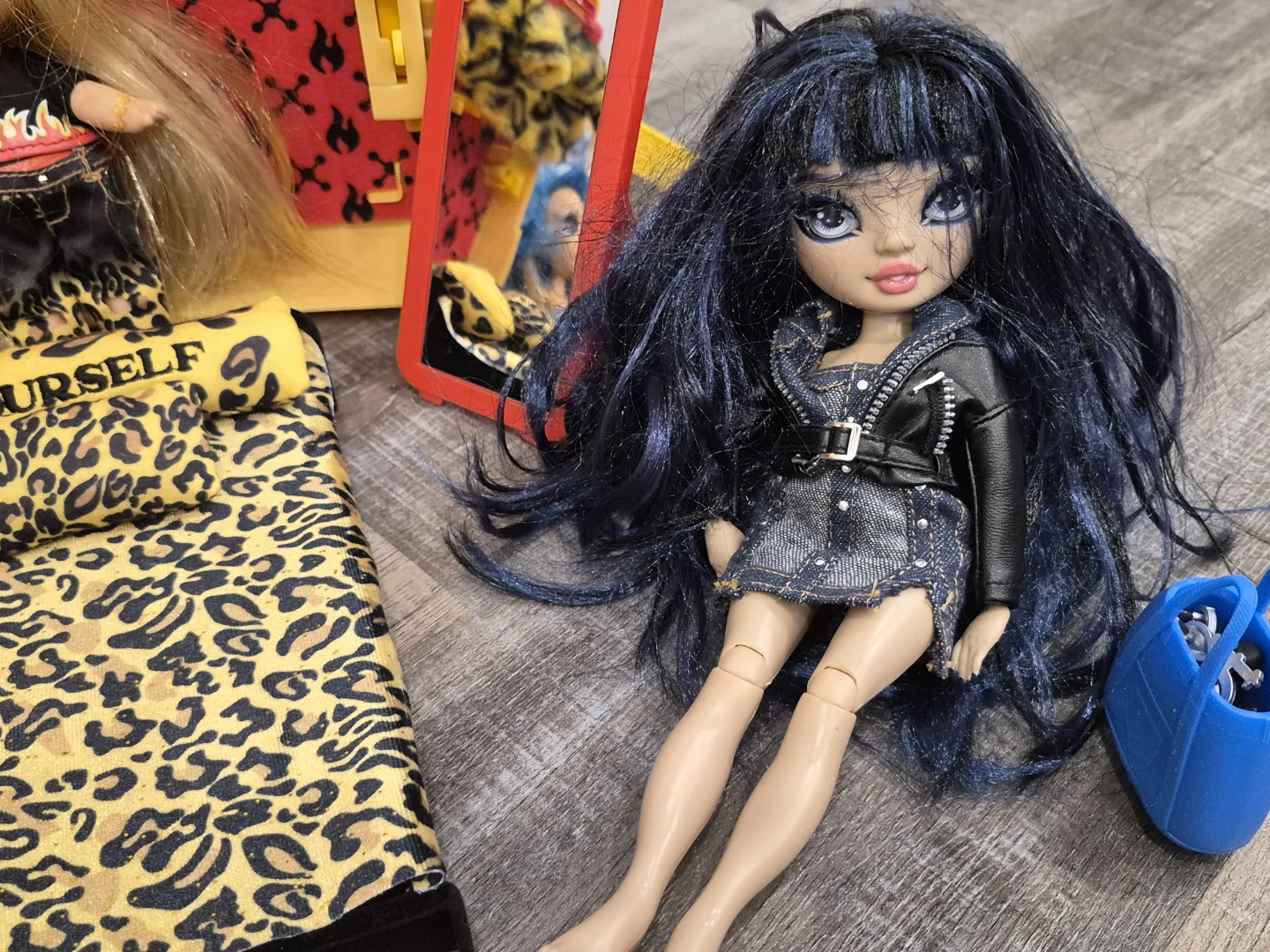 Na! Na! Na! Surprise Doll Fashion Playset - photo 3