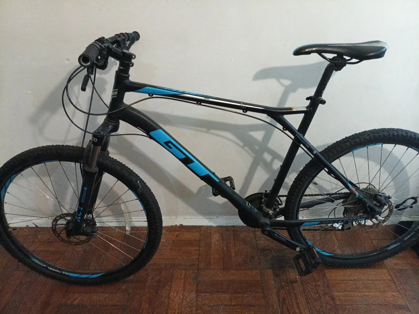 Mountain bike GT DISK BRAKES