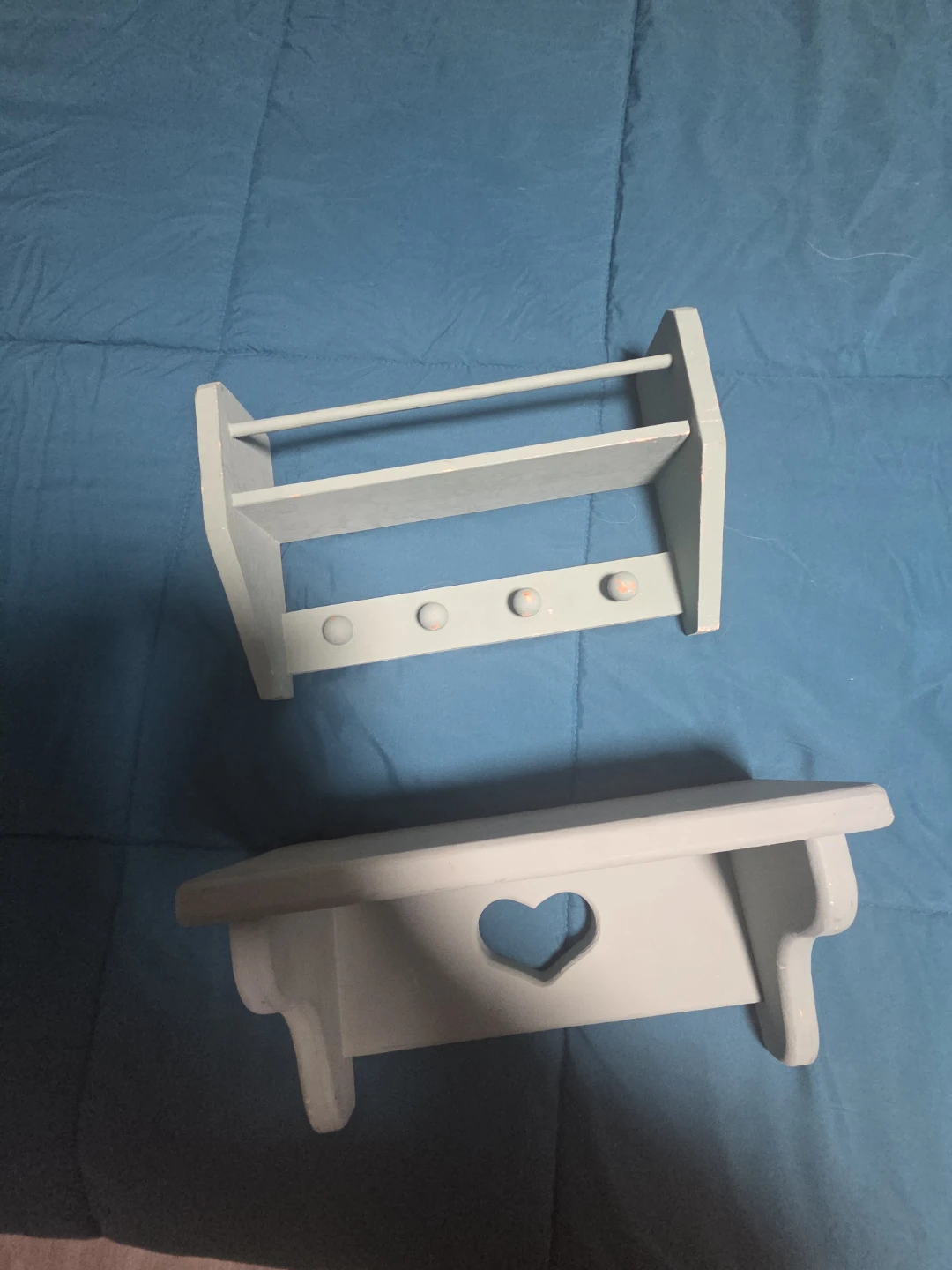 Cute Decorative Shelf with Hooks