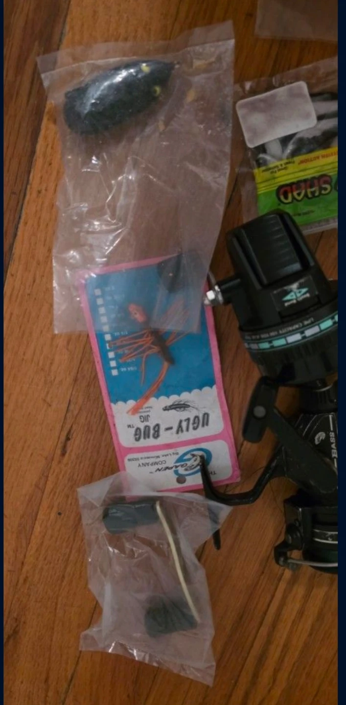 Fishing Lure and Reel Lot Vintage lot - photo 5