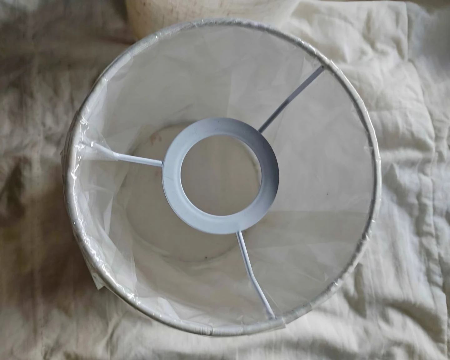 Small White Cylindrical Lampshade 🥕 (Kit Cat Club rescue) - photo 2