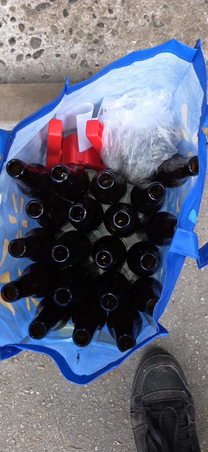 Bottle capper and bottles - photo 4