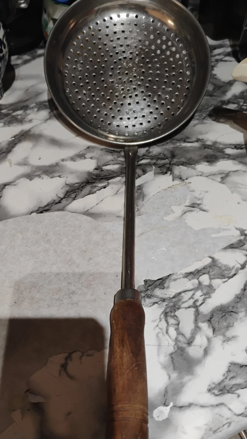Kitchen Utensils Set - Strainer, Ice Cream Scoop, Tongs, Whisk - photo 2