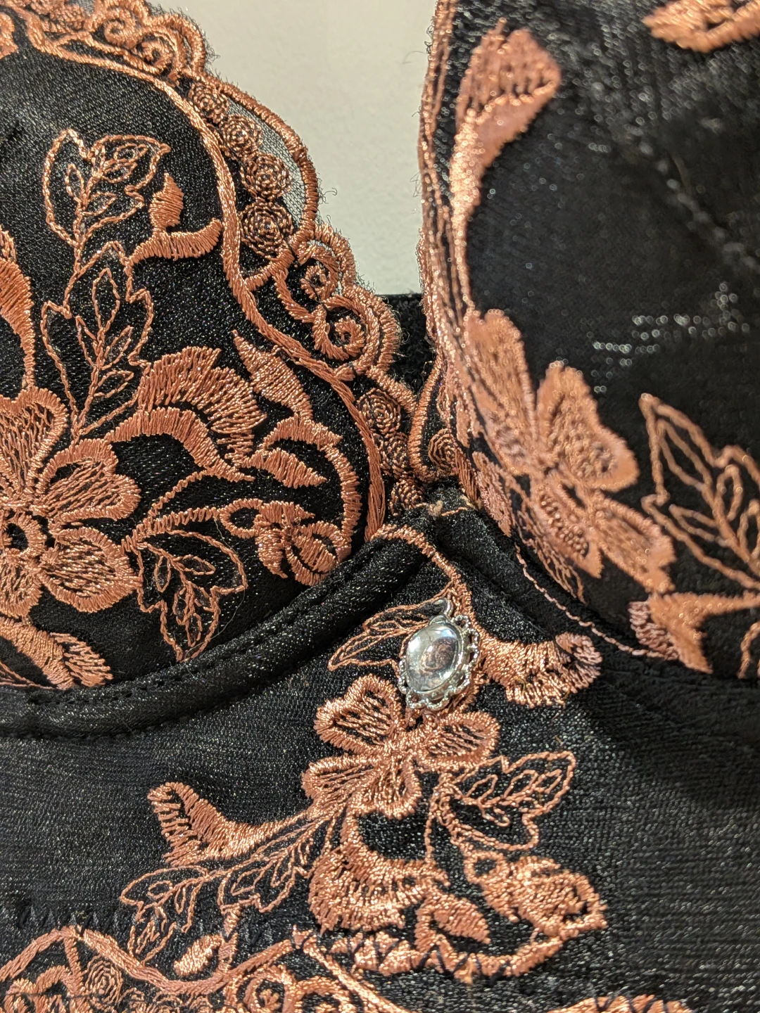 🌸~ Bustier Bra ~ Black w/ Pink Embroidery ~🌸