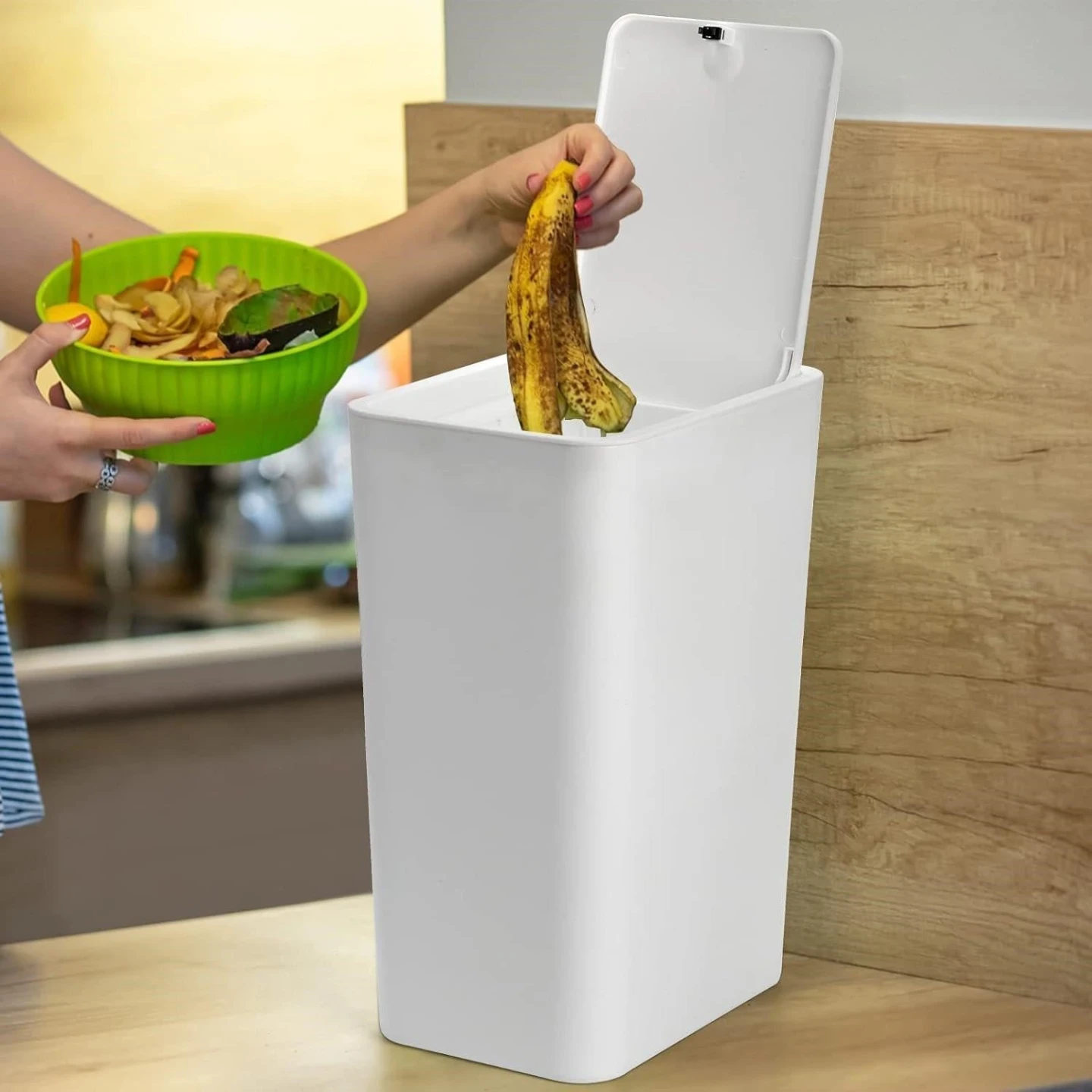 New-Slim Push Lid Trash Can. 3 for 20$