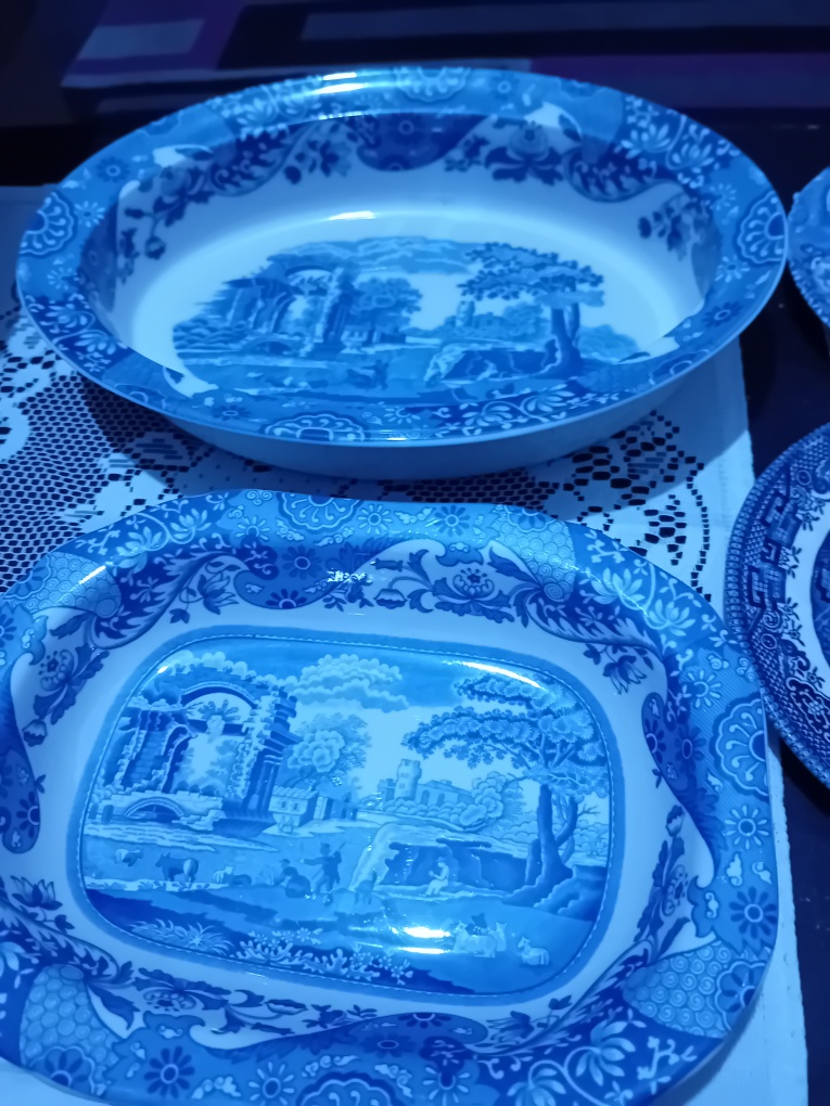 Spode Italian Blue and White Serving Dish and Plates - photo 5