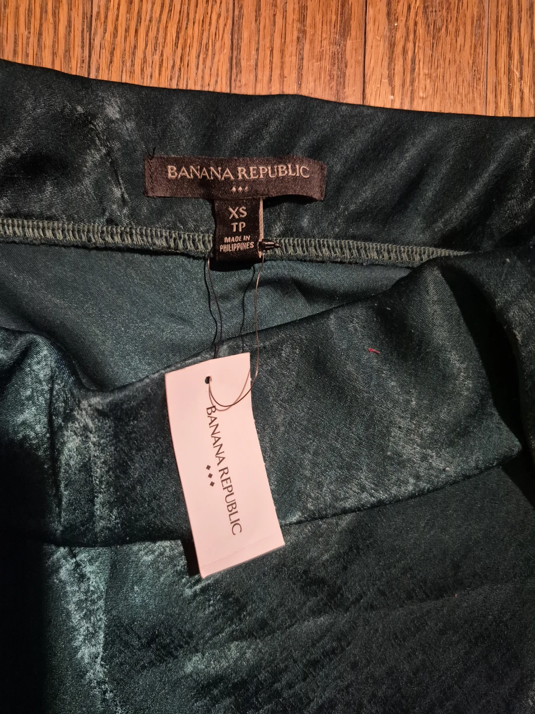 Banana Republic XS Green Satin Skirt - photo 2
