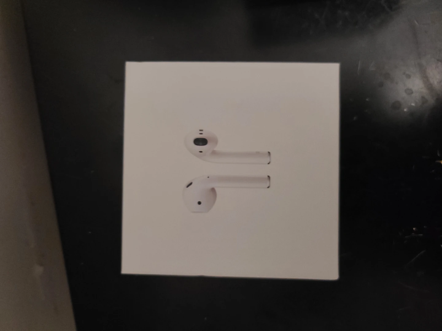 Apple AirPods with MagSafe Charging Case