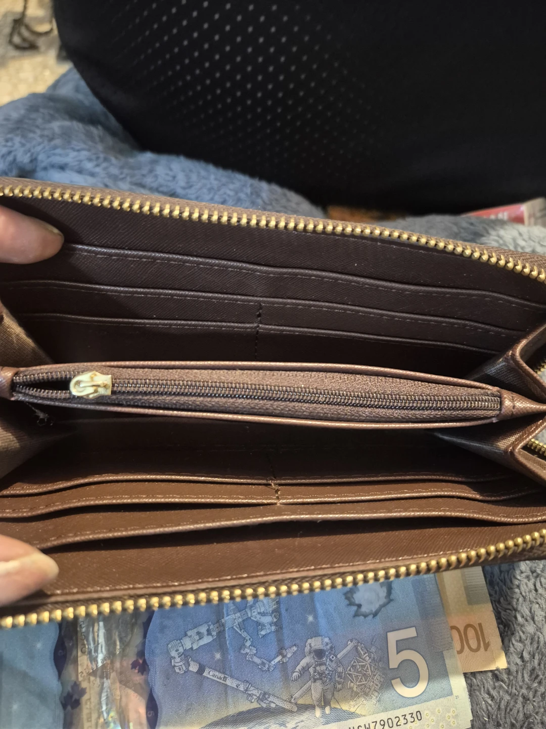 Louis Vuitton Monogram " zippy" wallet - photo 2