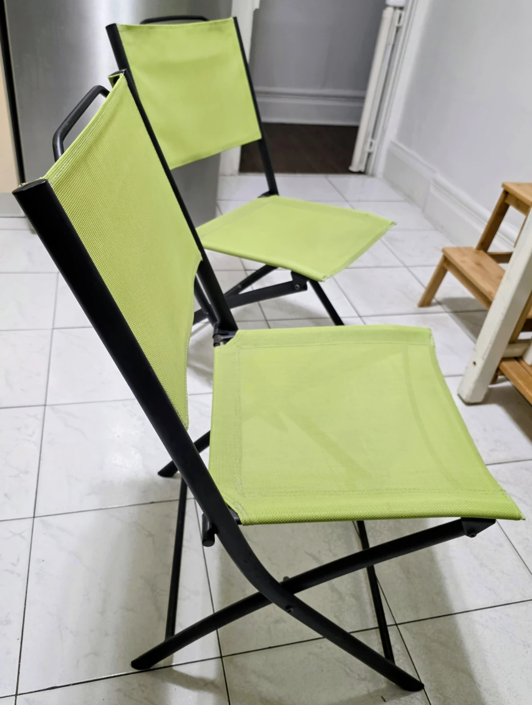 Two folding bistro chairs - photo 2