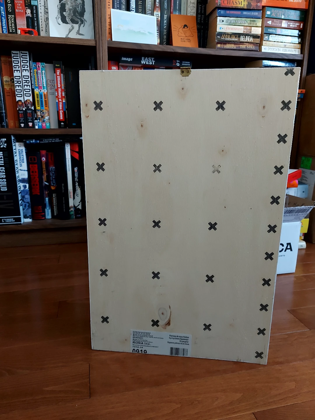 Wooden Shelf Unit with Decorative Backing - photo 4
