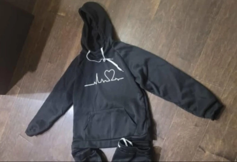 Black Hoodie and Sweatpants Set (new never used) - photo 4