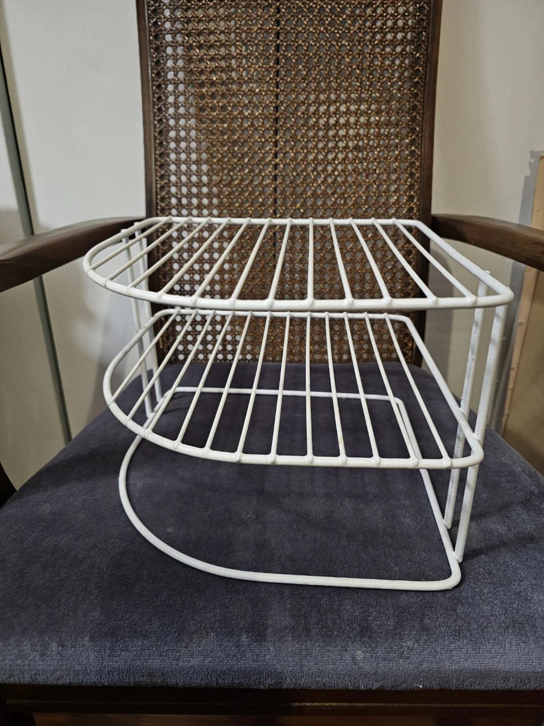 White 2-Tier Corner Shelf Unit - photo 3