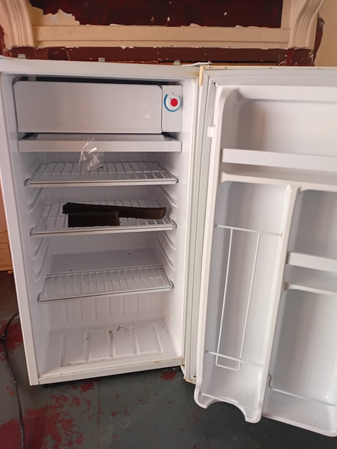 Danby Designer Mini Fridge - photo 2