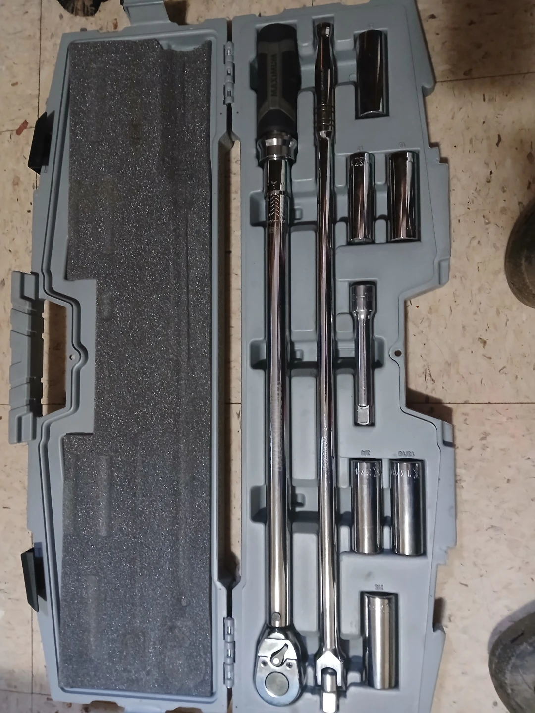 Maximum Tool Set with Ratchet and Sockets - photo 2