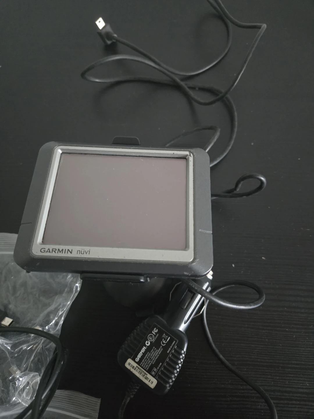 Garmin nüvi GPS Navigator with Car Charger
