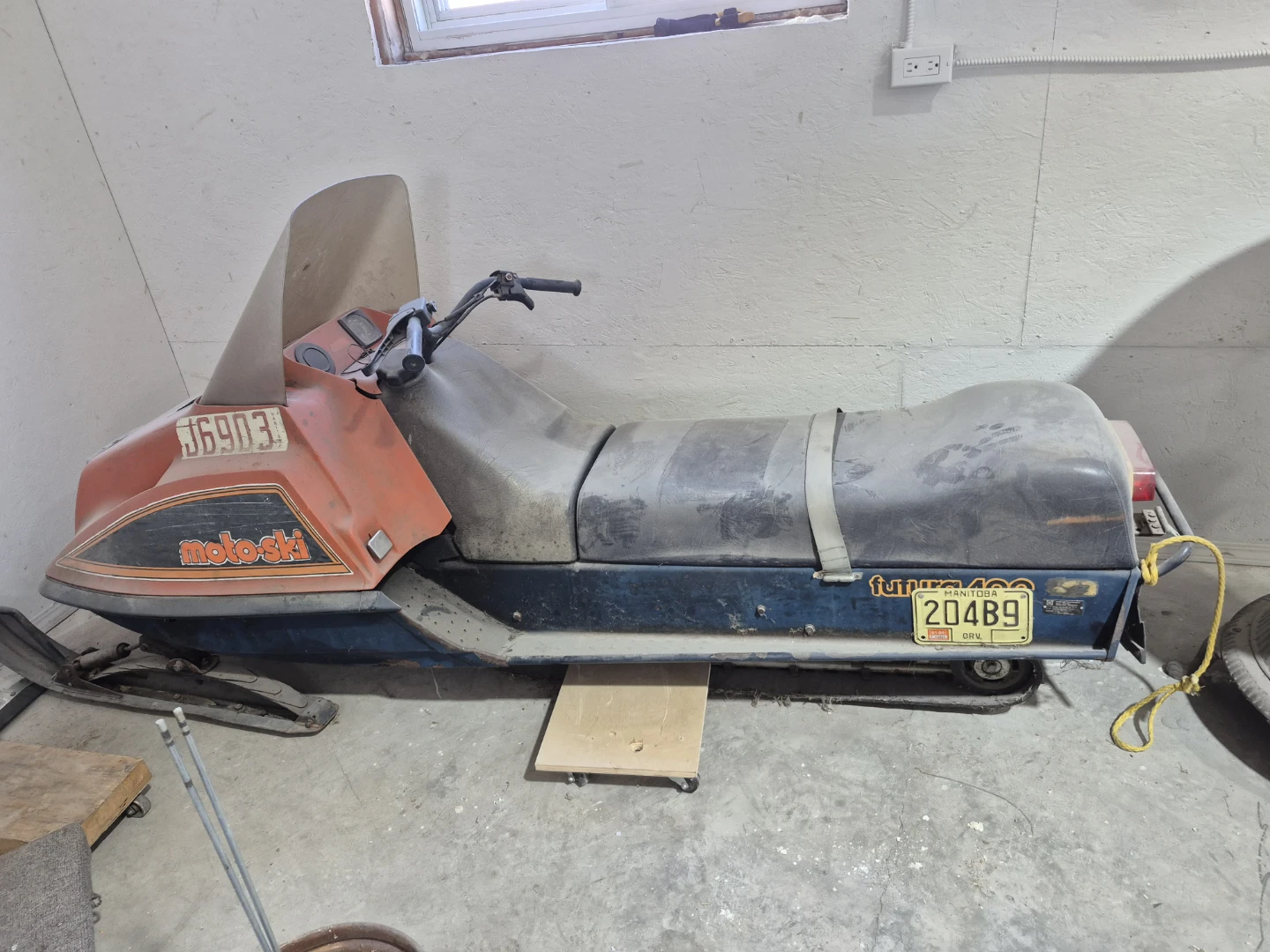 MOTOSki snow mobile