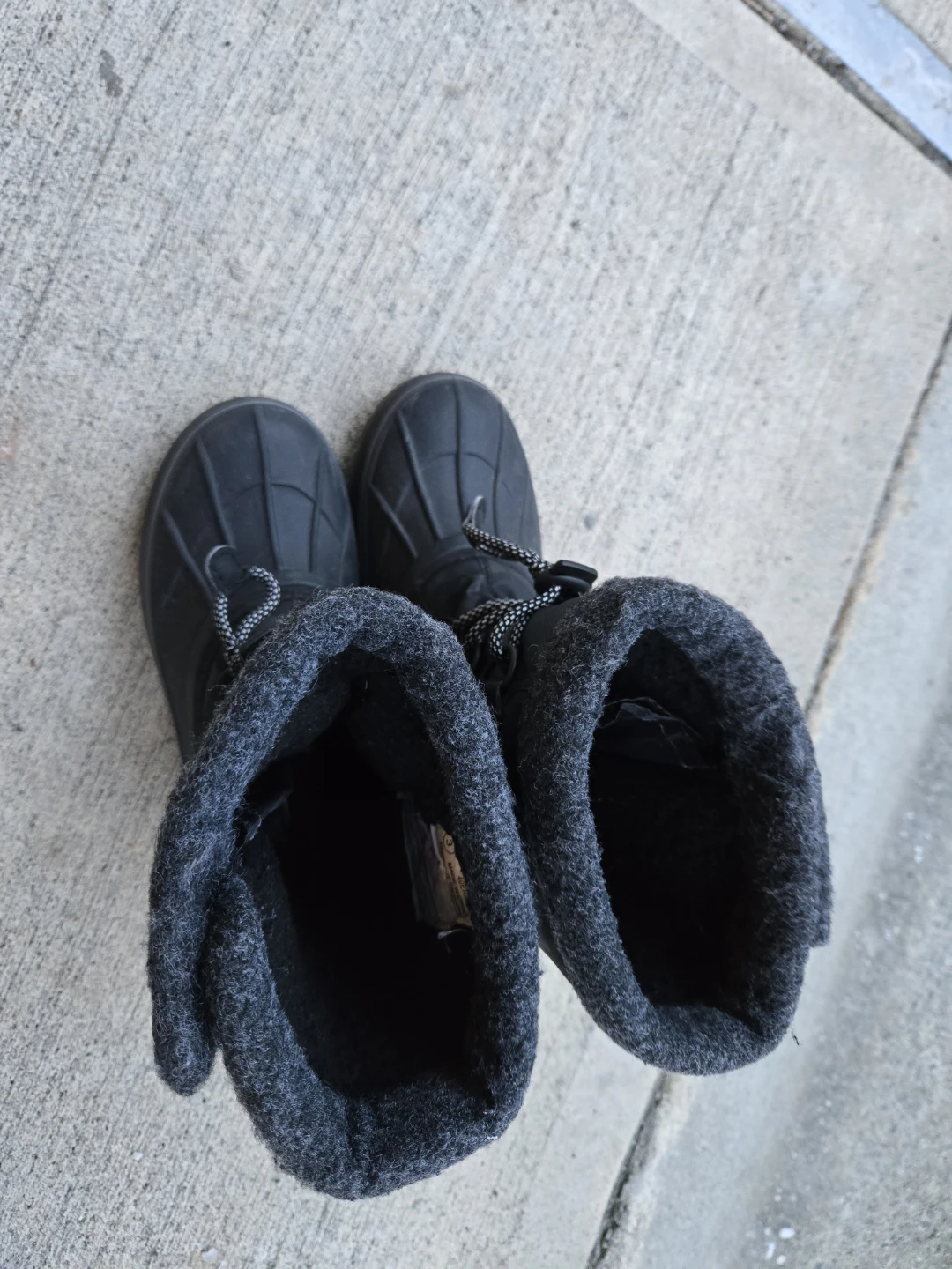 Kids' Black Winter Boots Size 3 - photo 3