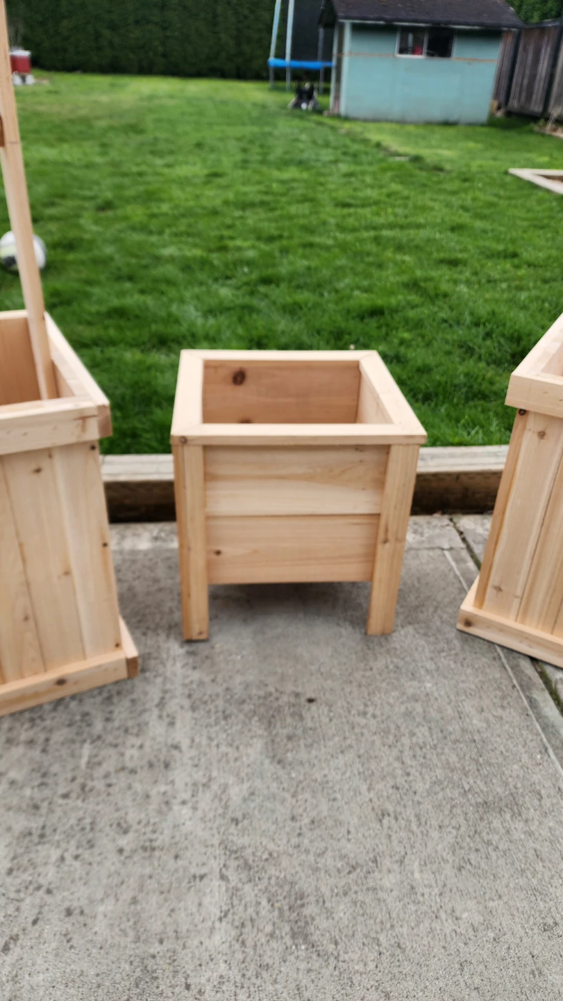 🌿 HANDMADE CEDAR WISHING WELL PLANTER 🌿 - photo 4