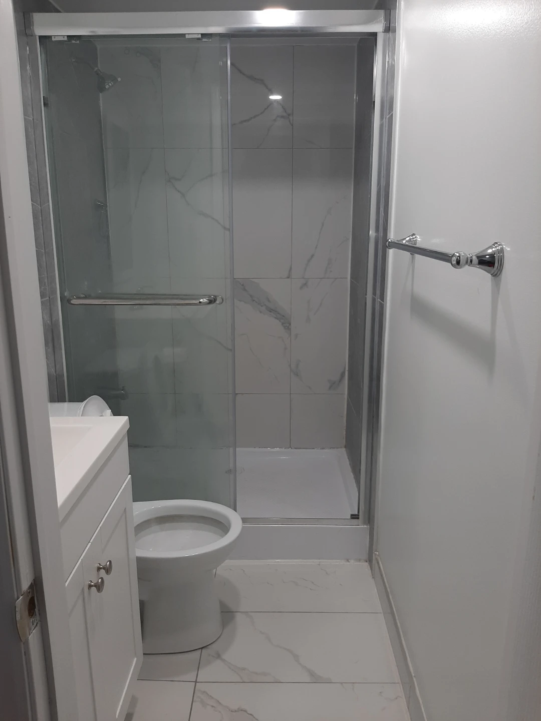 1 Bedroom Townhouse Basement for Rent - photo 5
