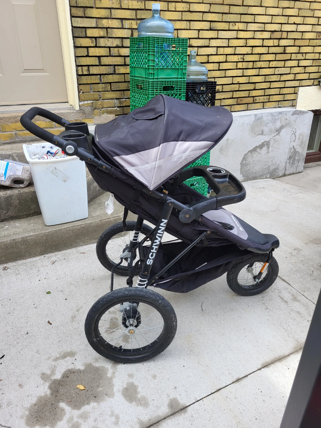 Schwinn jogging stroller - photo 2