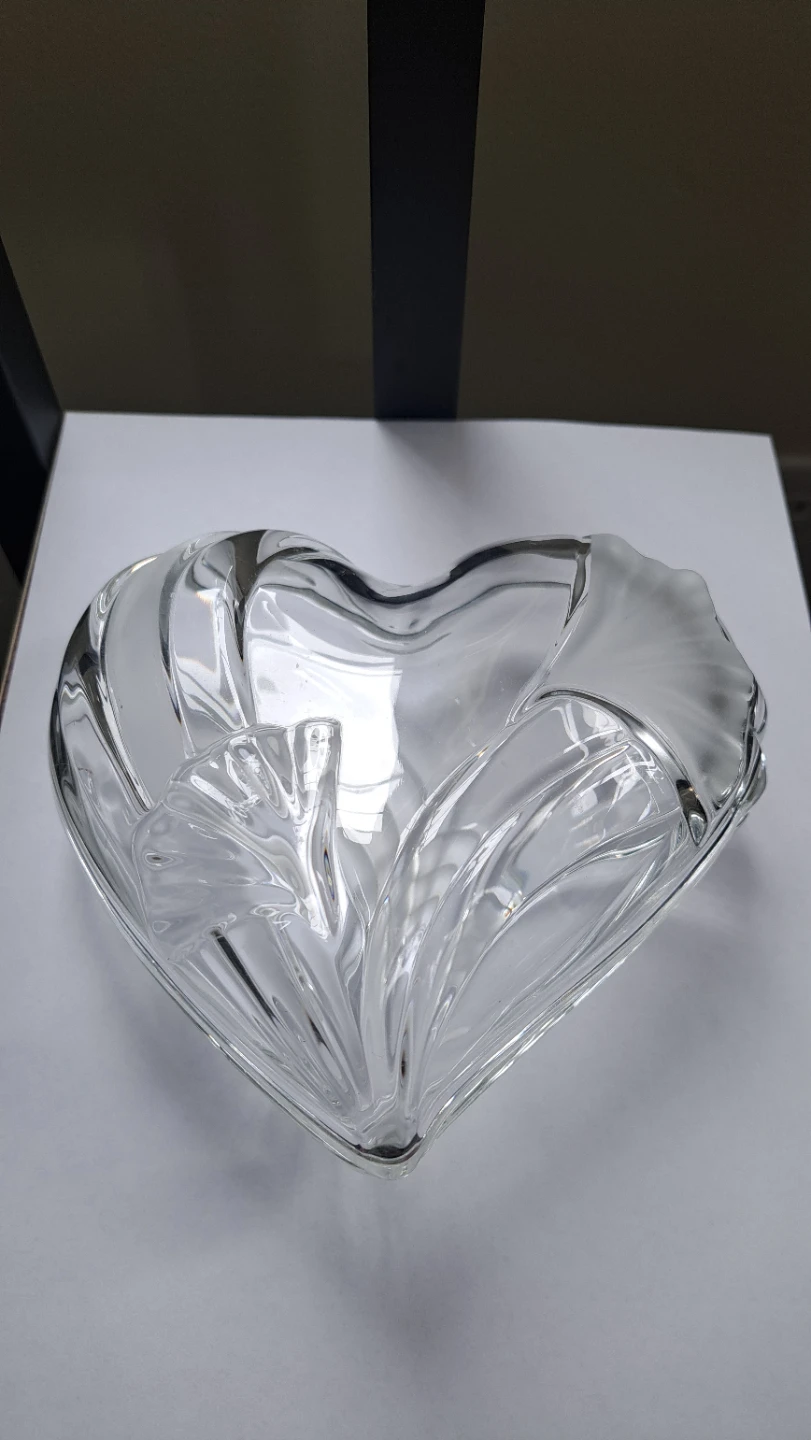 Glass Heart-Shaped Serving Dish - photo 2