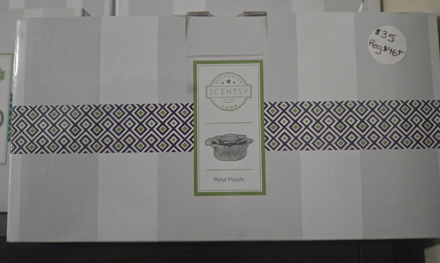 Scentsy Petal Purple Wax Warmer