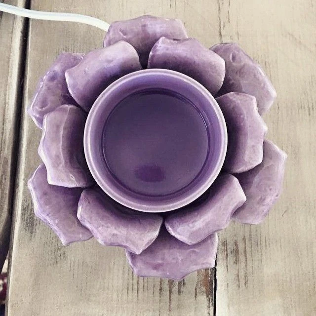 Scentsy Petal Purple Wax Warmer - photo 2