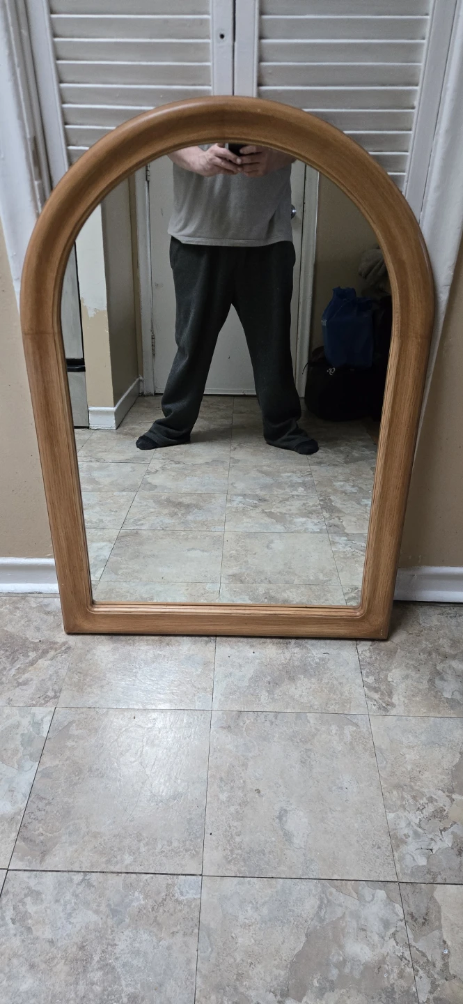 Dresser Mirror (Very Good Condition)
