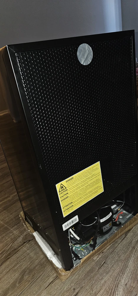 Arctic King Mini Fridge - photo 2