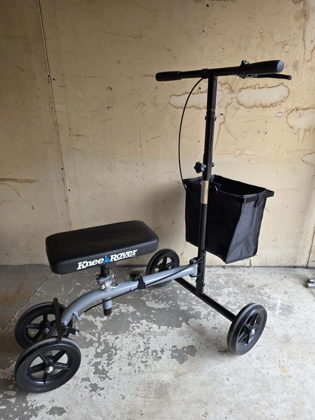 Knee walker with basket - photo 3