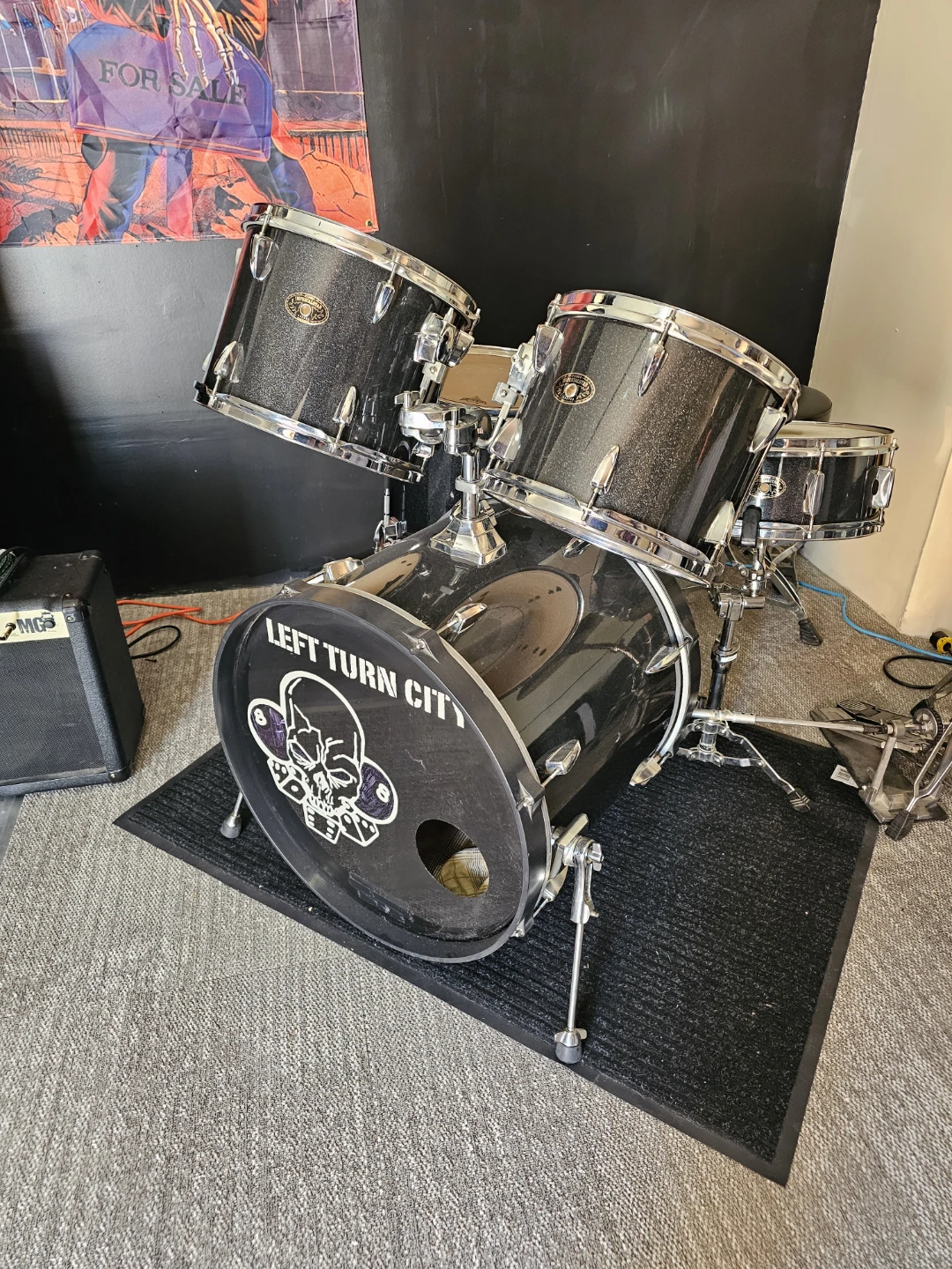 Full Drum Kit with Cymbals and Hardware - photo 3