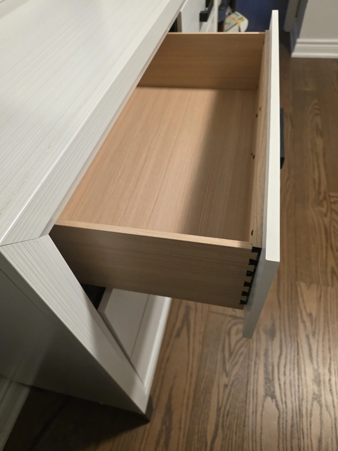 White 6-Drawer Dresser - photo 3