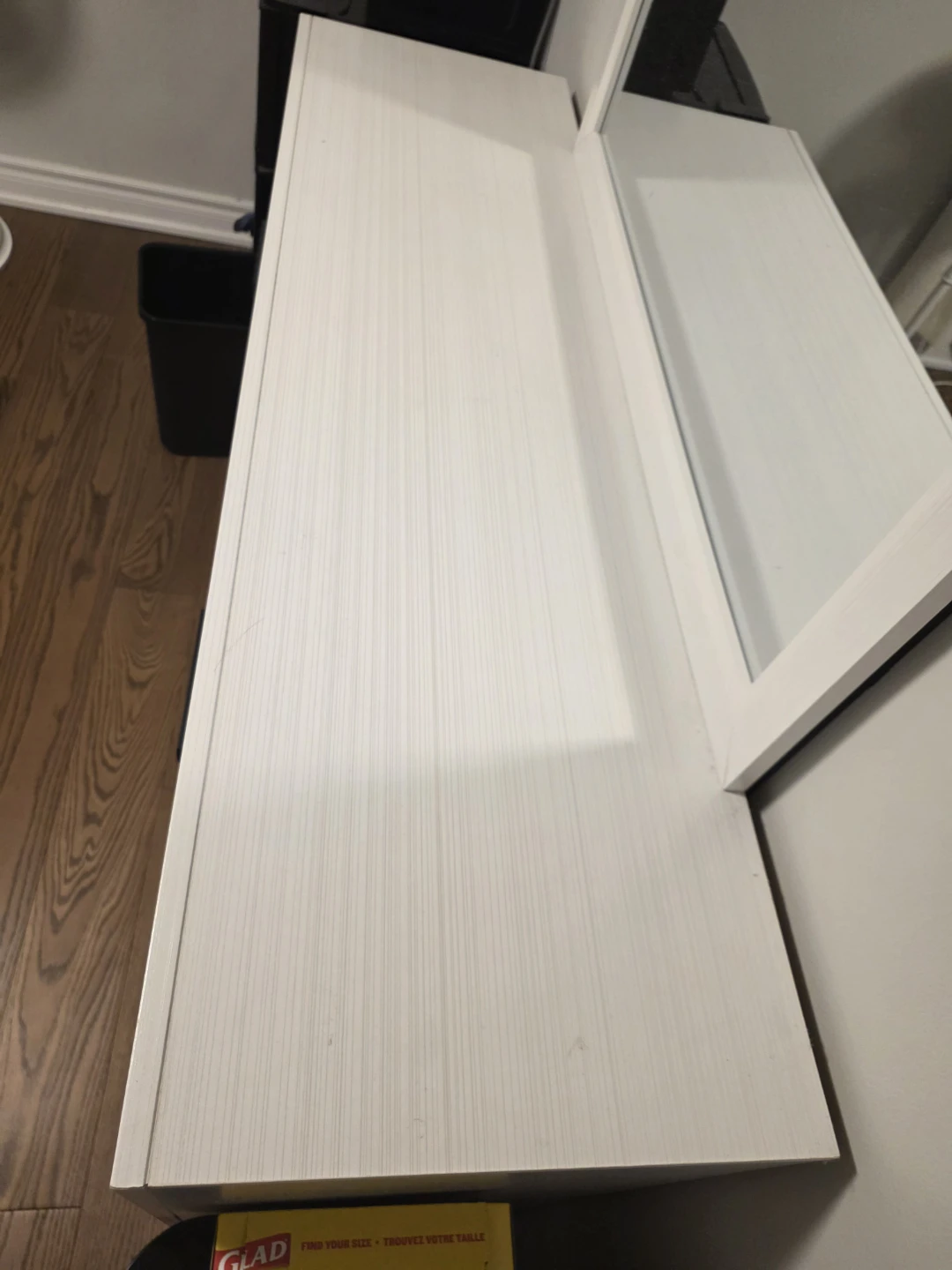 White 6-Drawer Dresser - photo 4