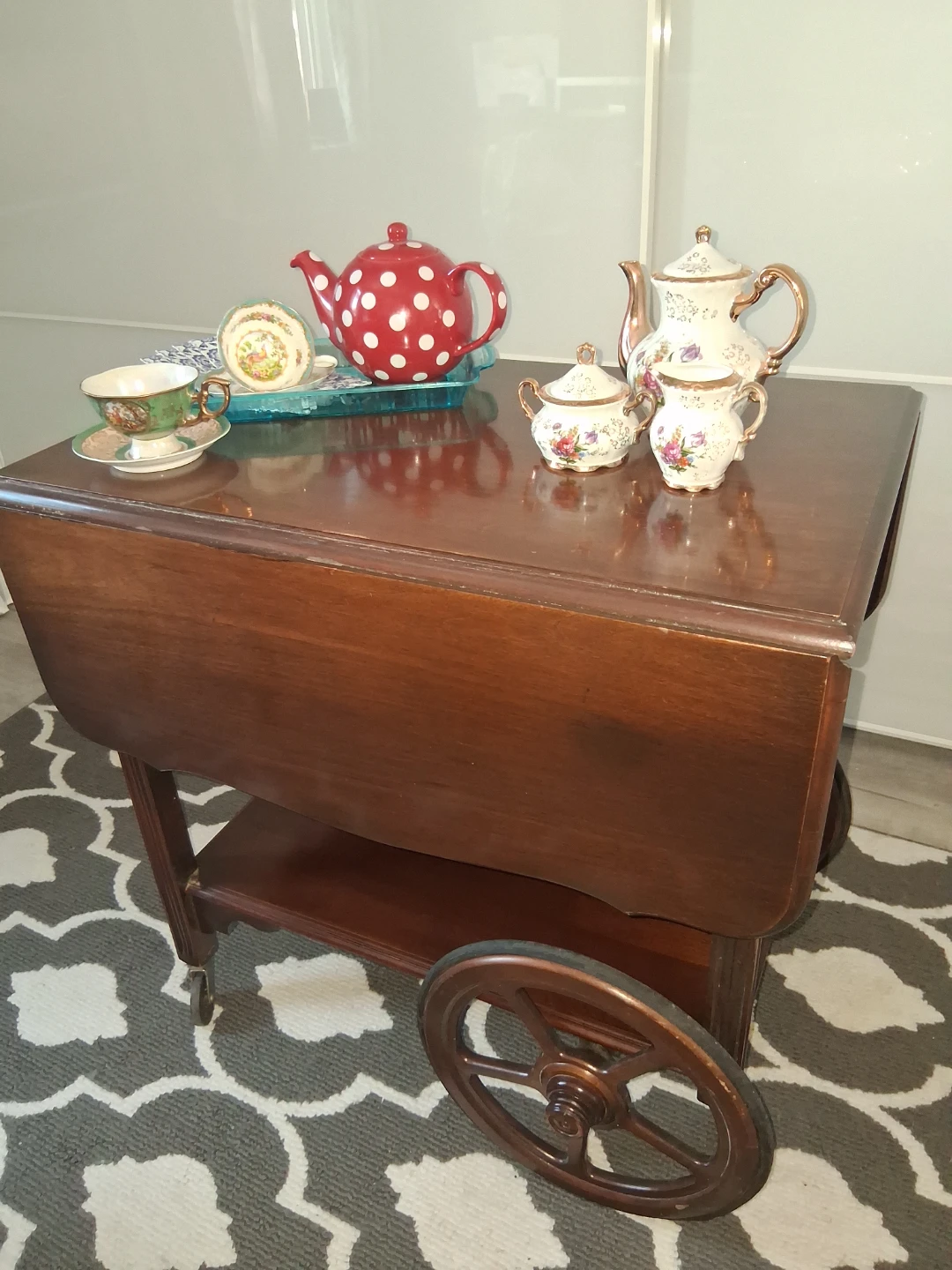 Drop Leaf Tea Cart vintage