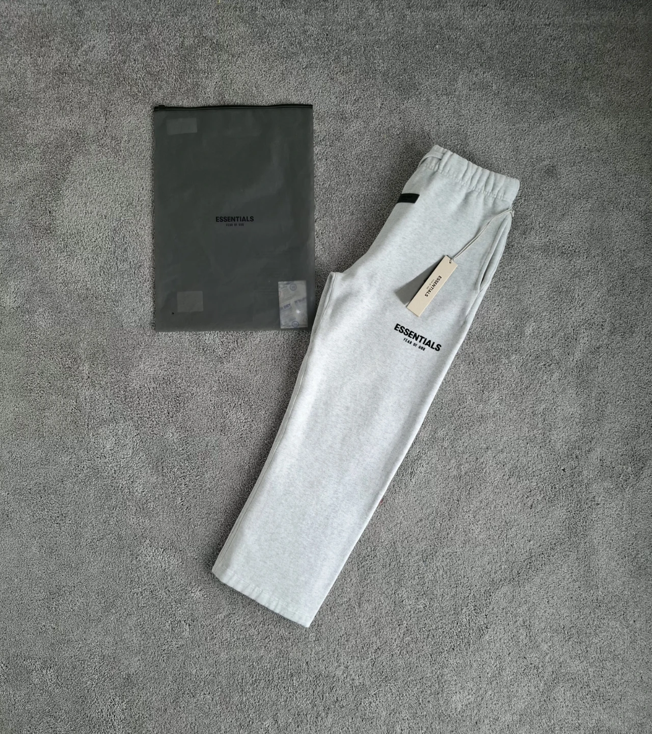 ESSENTIALS Fear of God Relaxed Sweats - photo 3