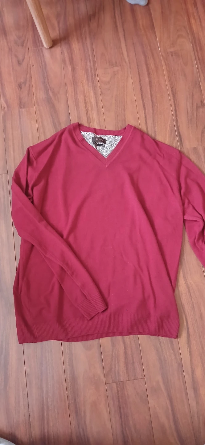 SAND Merino Extra Fine V-Neck Sweater