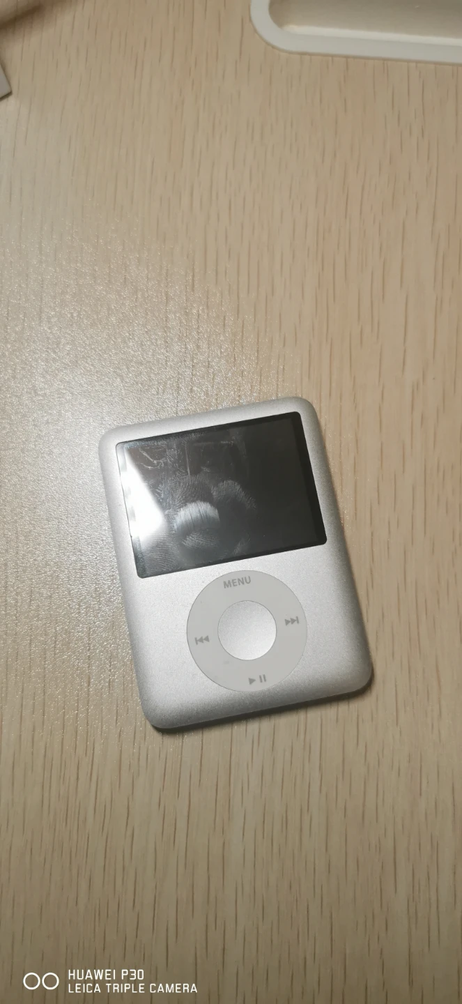 (NEED GONE FAST) Apple iPod Nano 4th Gen 4GB Silver