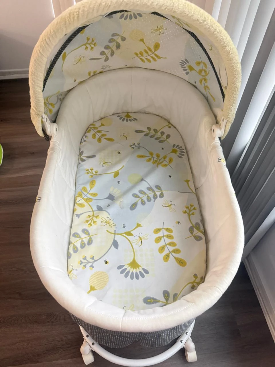 Baby Bassinet with Canopy and Storage Baskets - photo 4