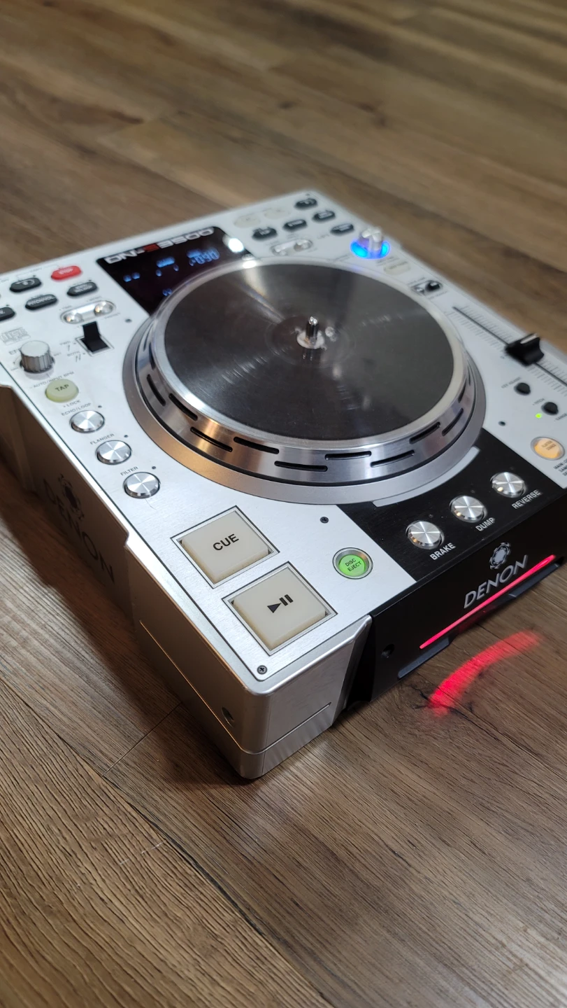 Denon DN-S3500 CD/MP3 DJ Player