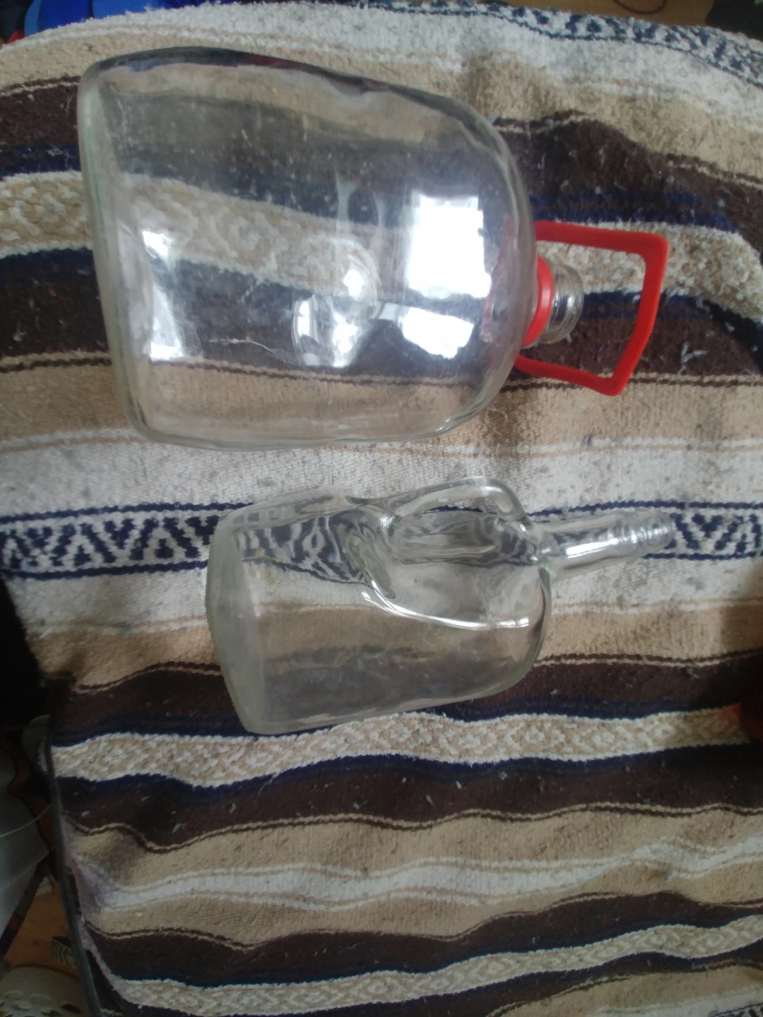 Glass Jugs 1 water & 1 liqour with Handles - photo 2