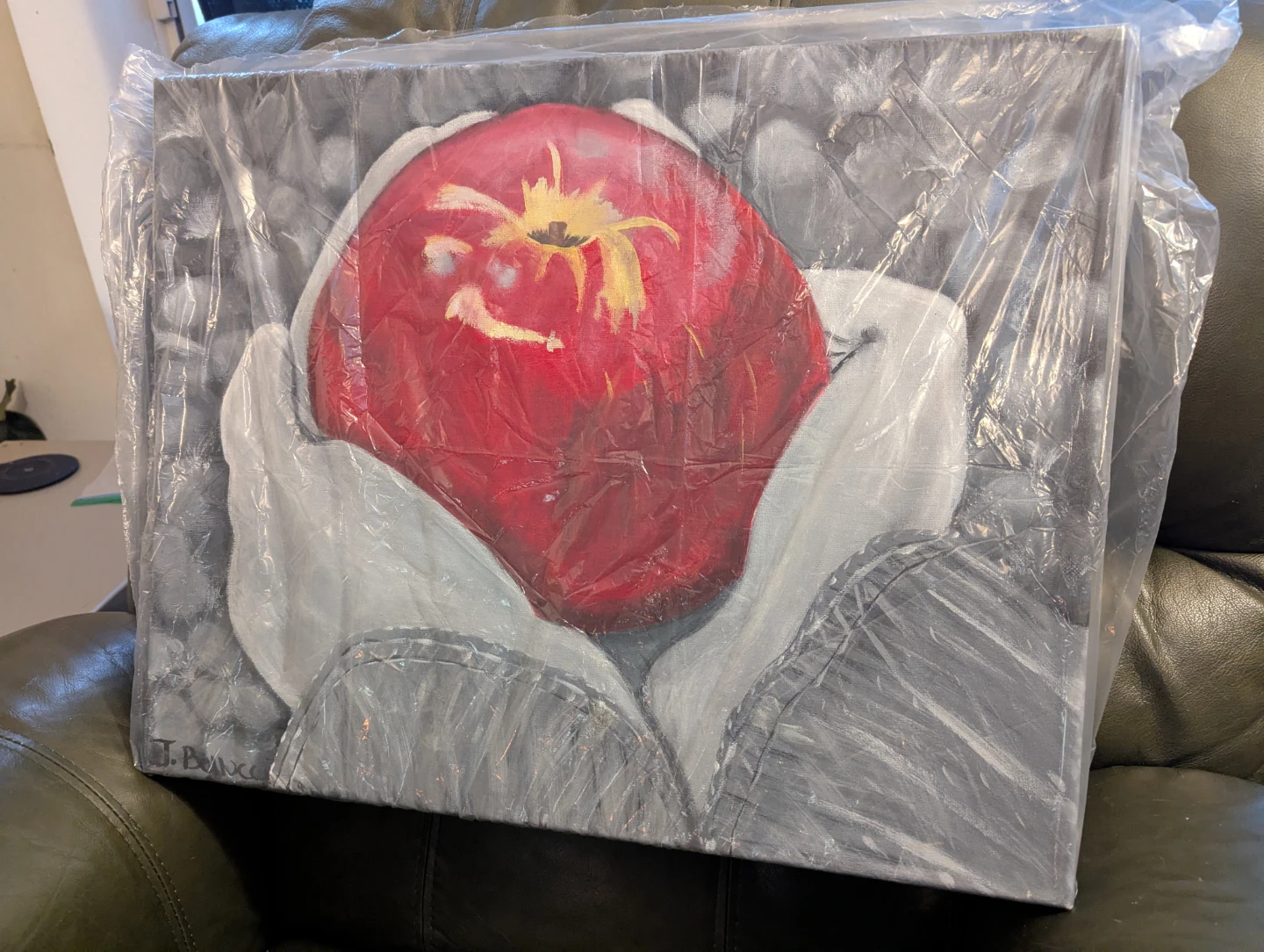 Original Painting - Hands Holding Red Apple - photo 3