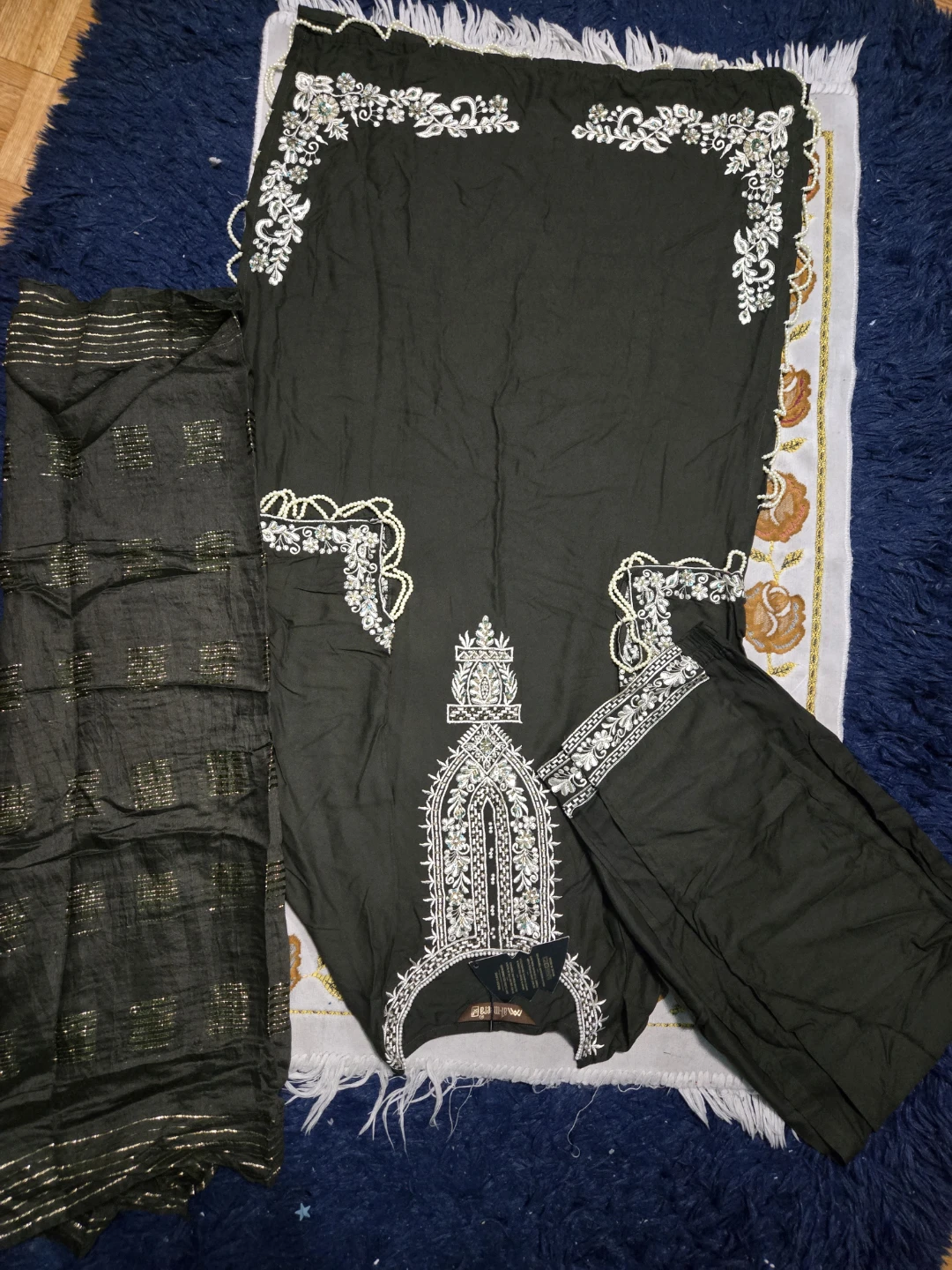 Olive green Embroidered Kurti with Dupatta and Pants - photo 3