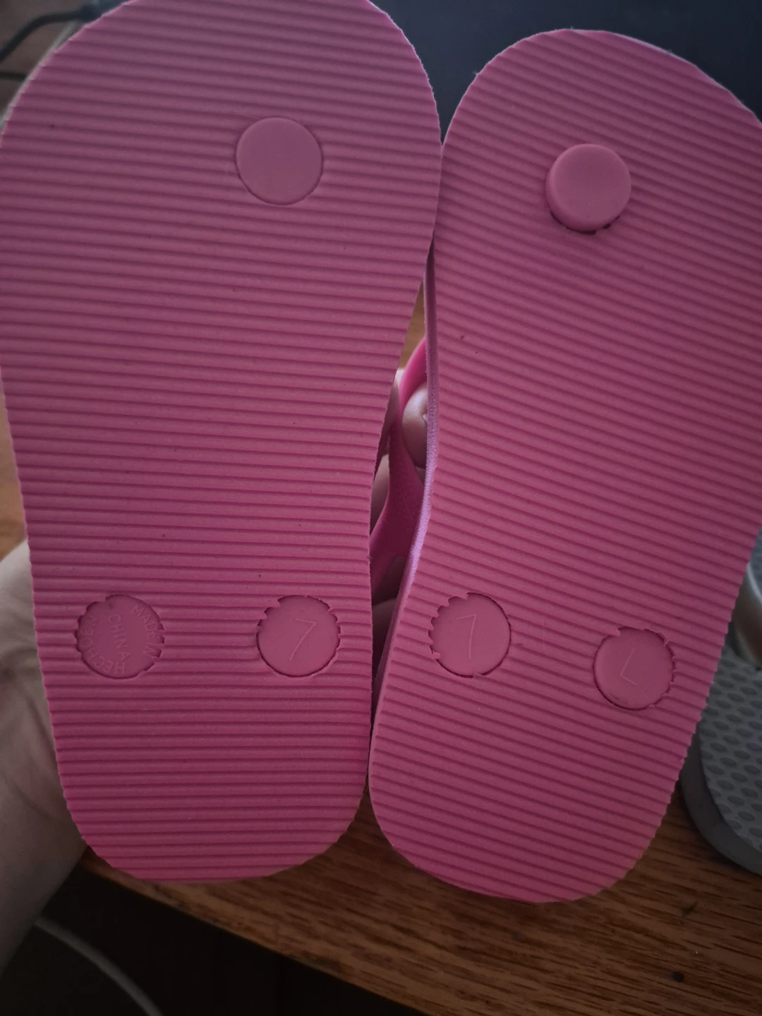 Old Navy Flip Flops - Pink and Grey Toddler Size 7 - photo 2