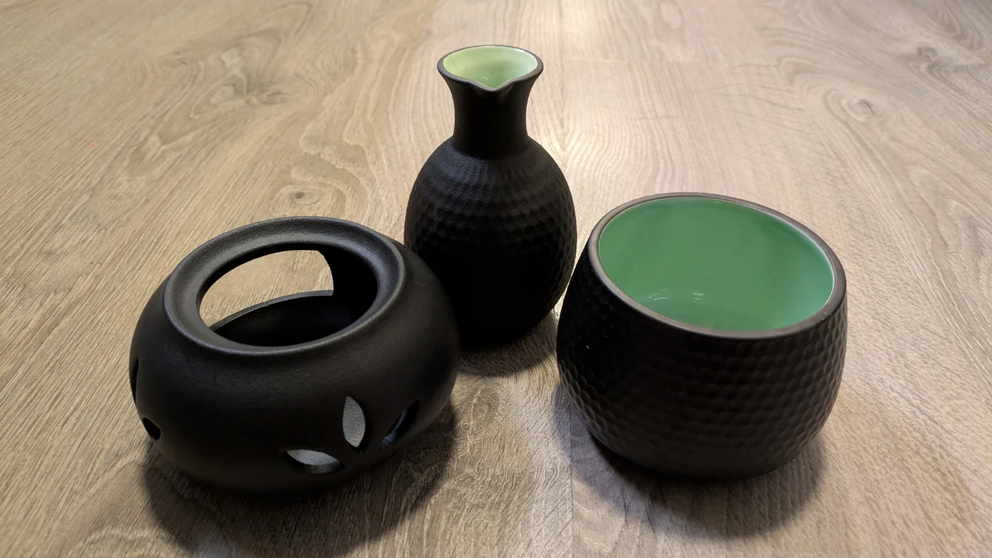 Sake Set with Warmer and 6 Cups - photo 4