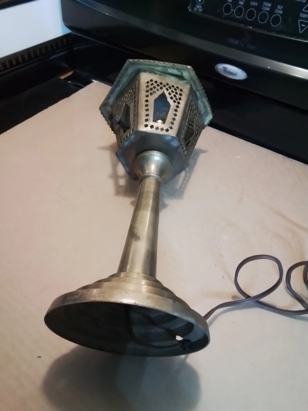 Vintage Ornate Arabic Brass Lantern Table Lamp in Working - photo 4