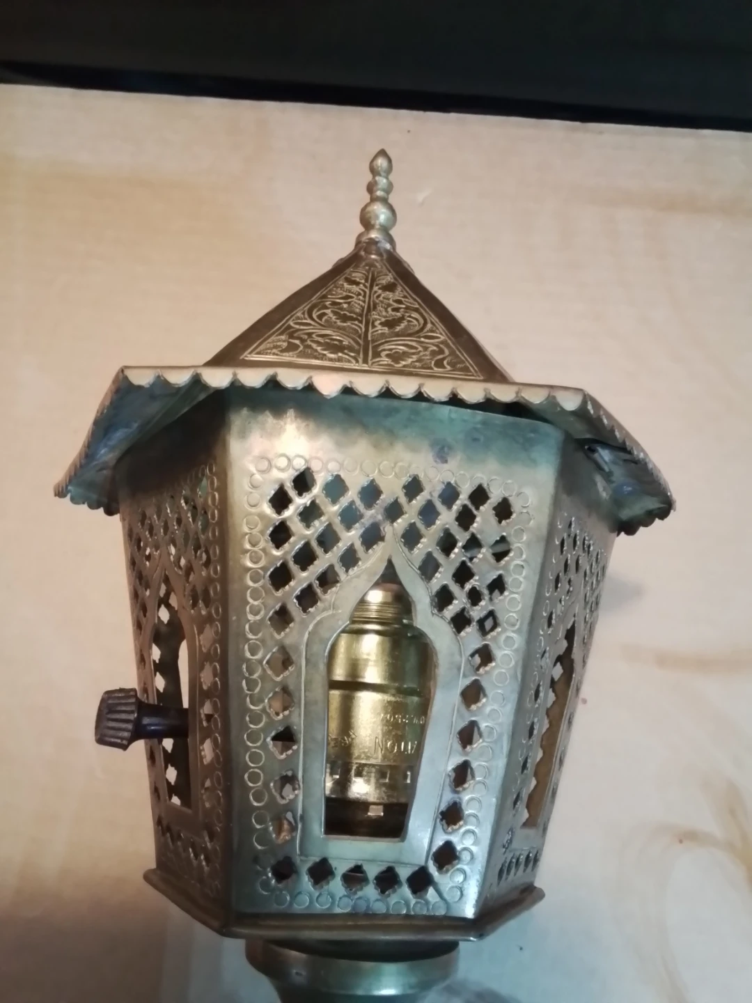 Vintage Ornate Arabic Brass Lantern Table Lamp in Working - photo 5